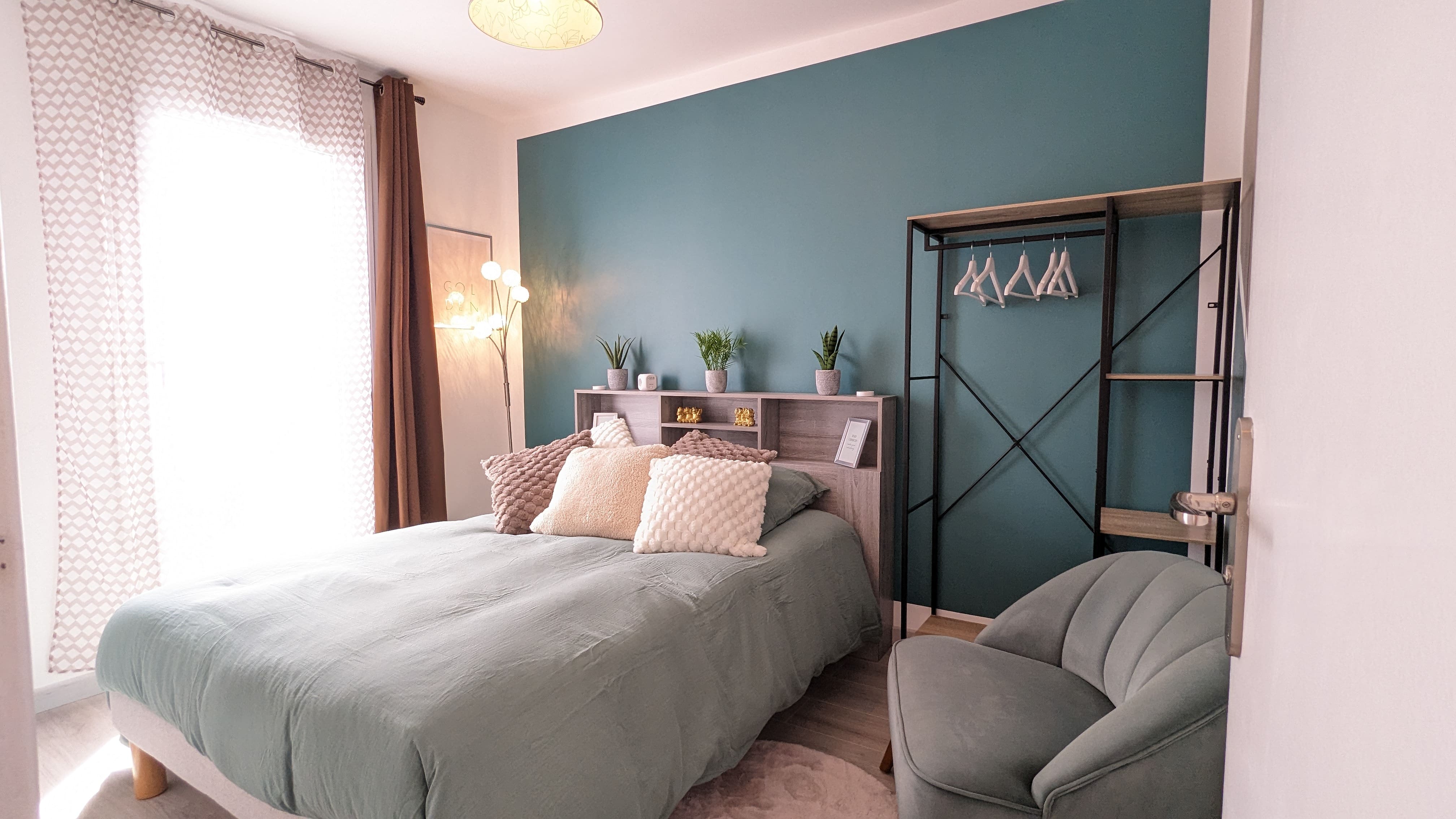 Première chambre avec lit double